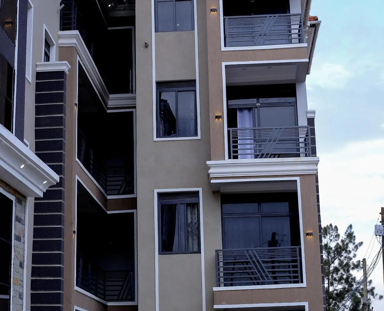 Dreamy Den Suites Kiwatule Kampala Apartmán